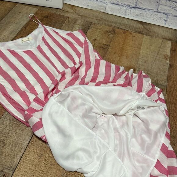 First look striped summer beach maxi dress - Picture 4 of 9